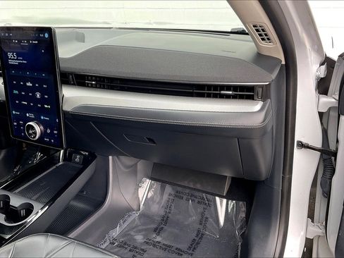 Used 2023 Ford Mustang Mach-E Select image 21