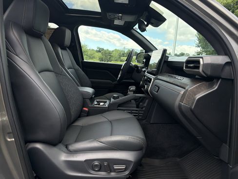 Certified 2025 Toyota Tacoma Limited AWD/4WD image 20