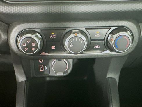 Certified 2025 Nissan Kicks Play S image 16