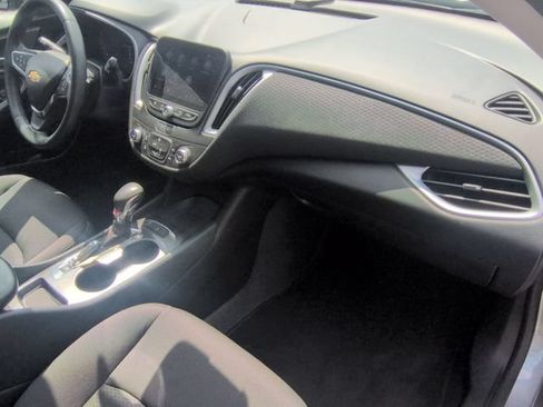 Used 2023 Chevrolet Malibu RS FWD image 30
