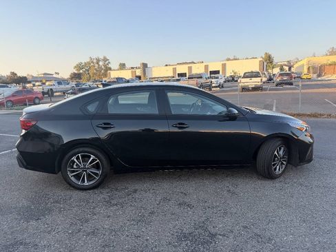 Used 2024 Kia Forte LXS FWD image 7