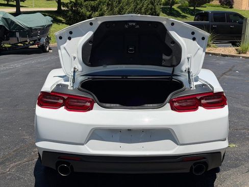 Used 2022 Chevrolet Camaro LT RWD image 4