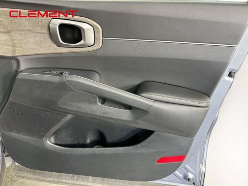 Used 2021 Kia Sorento EX FWD image 36