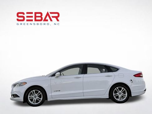 Used 2018 Ford Fusion SE w/ Equipment Group 602A FWD image 9