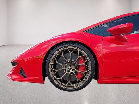 Used 2023 Lamborghini Huracan EVO AWD/4WD image 12