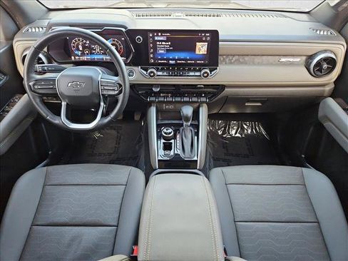 Used 2024 Chevrolet Colorado ZR2 w/ ZR2 Convenience Package III AWD/4WD image 24