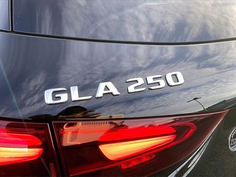 Used 2025 Mercedes-Benz GLA 250 4MATIC image 8