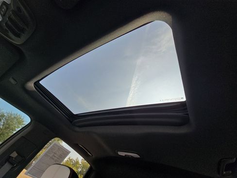 Used 2024 GMC Canyon AT4X image 22