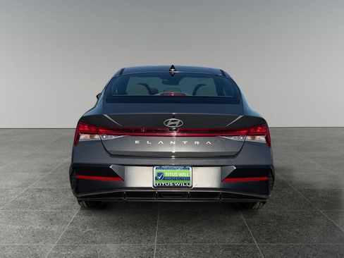 Used 2025 Hyundai Elantra SEL FWD image 8