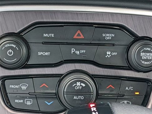 Certified 2017 Dodge Challenger SXT Plus image 16