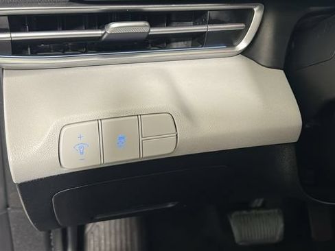 Used 2024 Hyundai Elantra Limited FWD image 20