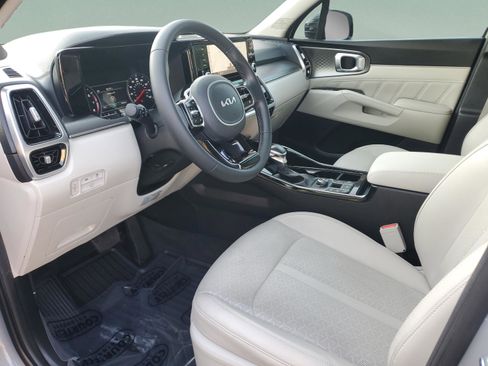 Certified 2022 Kia Sorento SX image 18