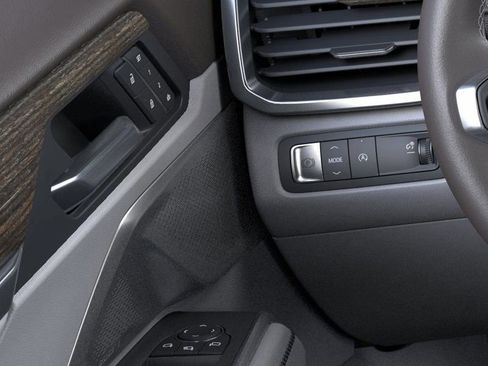 New 2025 GMC Acadia Denali w/ Super Cruise Package image 22