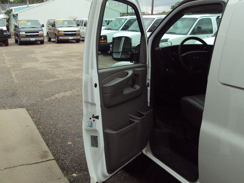 Used 2014 Chevrolet Express 1500 AWD image 20