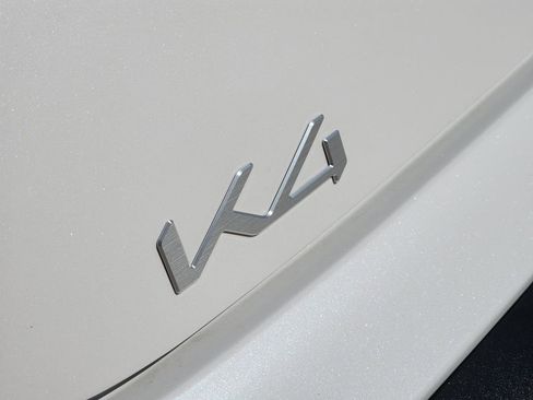 New 2025 Kia K4 LXS image 7
