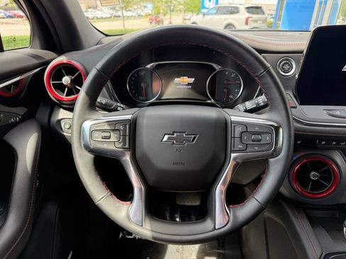 Used 2025 Chevrolet Blazer RS FWD image 19