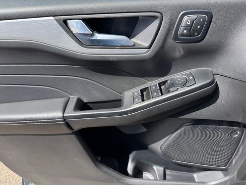 Used 2025 Ford Escape Platinum AWD/4WD image 21