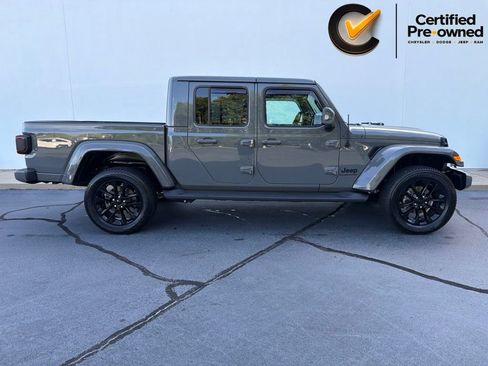 Used 2022 Jeep Gladiator Overland AWD/4WD image 11