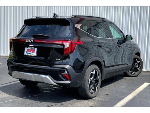 Used 2024 Kia Seltos EX AWD/4WD image 11