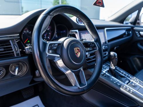 Used 2020 Porsche Macan AWD/4WD image 31