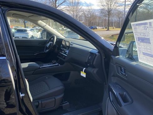 New 2025 Nissan Pathfinder SV w/ Cargo Package image 27