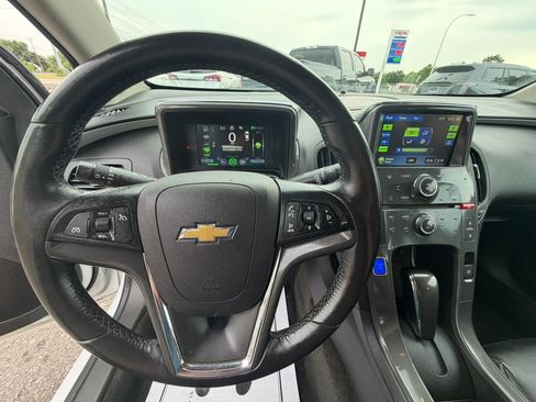 Used 2013 Chevrolet Volt Premium w/ Premium Trim Package FWD image 10
