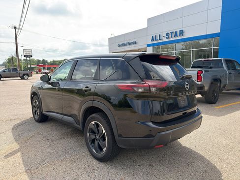 Used 2025 Nissan Rogue SV AWD/4WD image 6