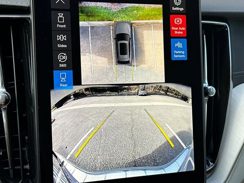 New 2026 Volvo XC60 T8 Ultra w/ Protection Package Premier image 17