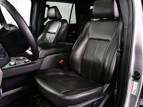 Used 2021 Ford Expedition XLT image 29