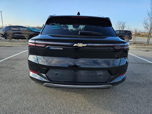 Used 2025 Chevrolet Equinox EV LT image 6