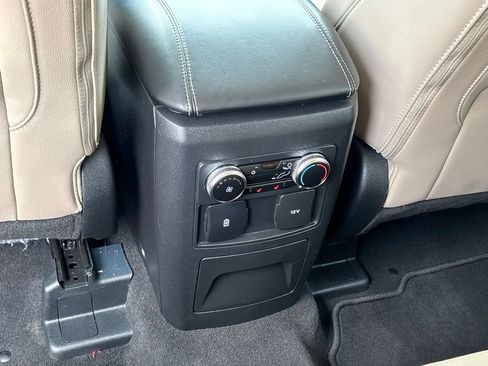 Used 2024 Ford Explorer Limited AWD/4WD image 16