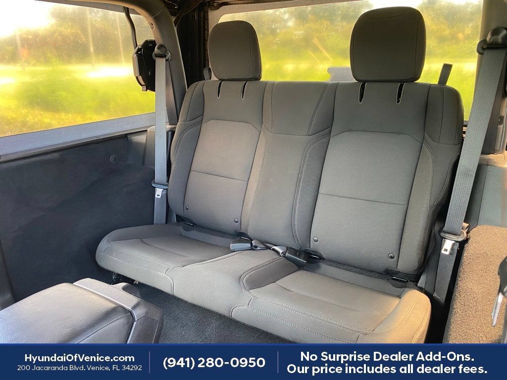 Used 2018 Jeep Wrangler Sport AWD/4WD image 19