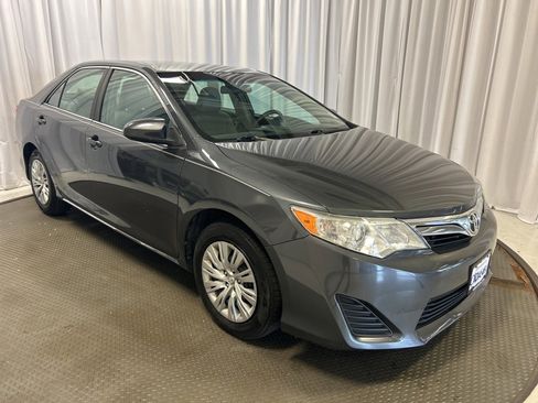 Used 2012 Toyota Camry LE image 16