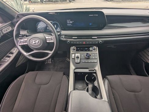 Used 2025 Hyundai Palisade Calligraphy AWD/4WD image 2