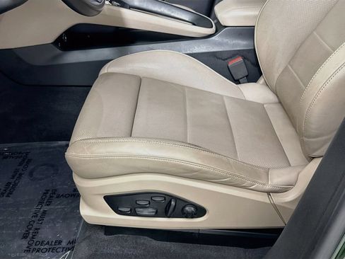 Certified 2024 Porsche Macan Turbo Electric AWD/4WD image 20