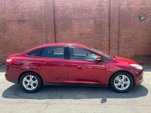 Used 2014 Ford Focus SE image 2