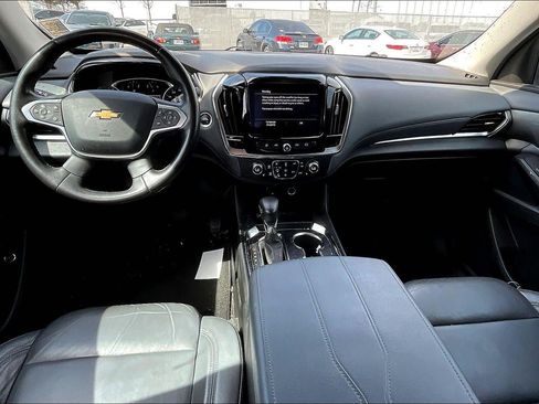 Used 2021 Chevrolet Traverse LT image 14