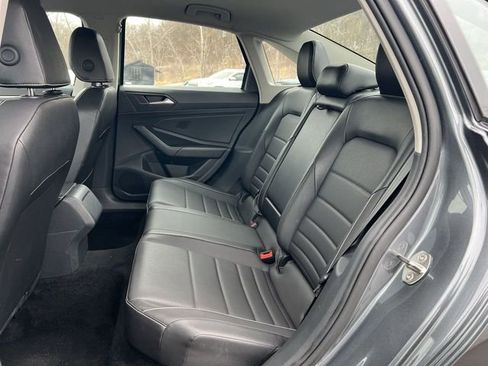 Used 2024 Volkswagen Jetta SE image 17