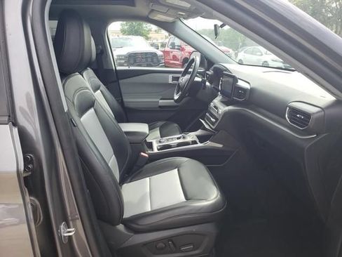 Used 2023 Ford Explorer XLT w/ Equipment Group 202A AWD/4WD image 21