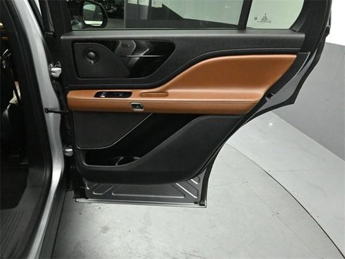 Used 2022 Lincoln Aviator Reserve w/ Equipment Group 201A image 31