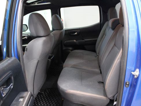 Used 2016 Toyota Tacoma SR5 AWD/4WD image 13