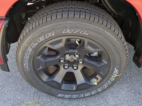 New 2026 RAM 1500 4x4 Crew Cab image 9