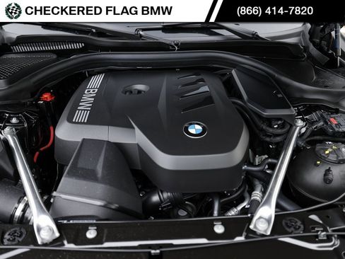 Used 2025 BMW 530i w/ Premium Package image 31