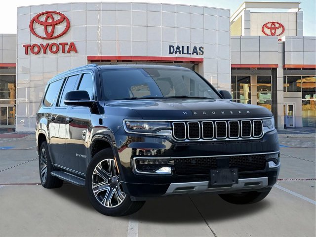 Used 2024 Jeep Wagoneer L Series II w/ Flexible Seating Group AWD/4WD image 1