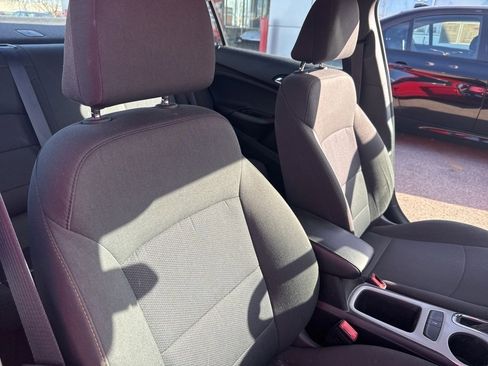 Used 2017 Chevrolet Cruze LS image 17
