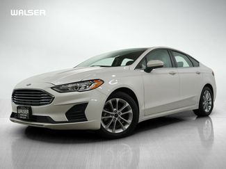 Used 2019 Ford Fusion SE image 1