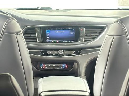 Used 2024 Buick Enclave Premium image 18