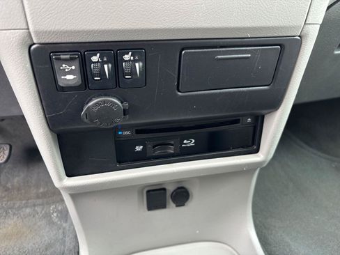Used 2016 Toyota Sienna XLE Premium FWD image 29