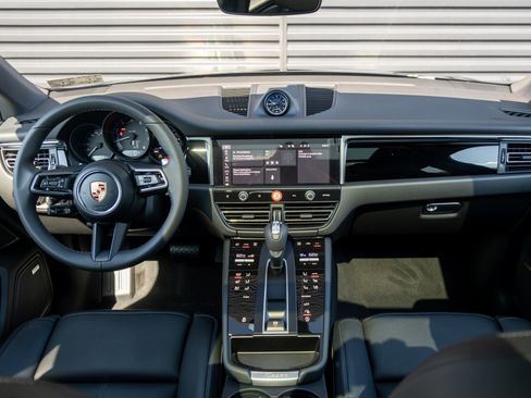 Used 2026 Porsche Macan image 18
