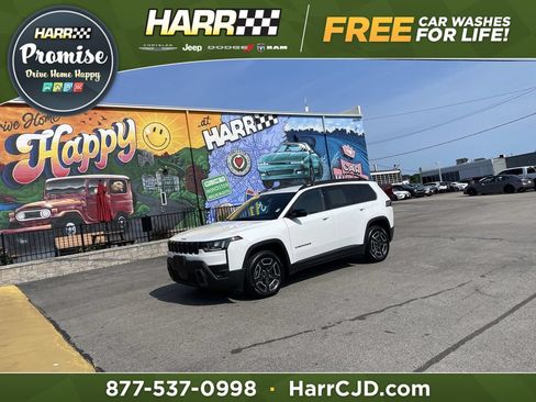 Used 2026 Jeep Cherokee Laredo AWD/4WD image 1